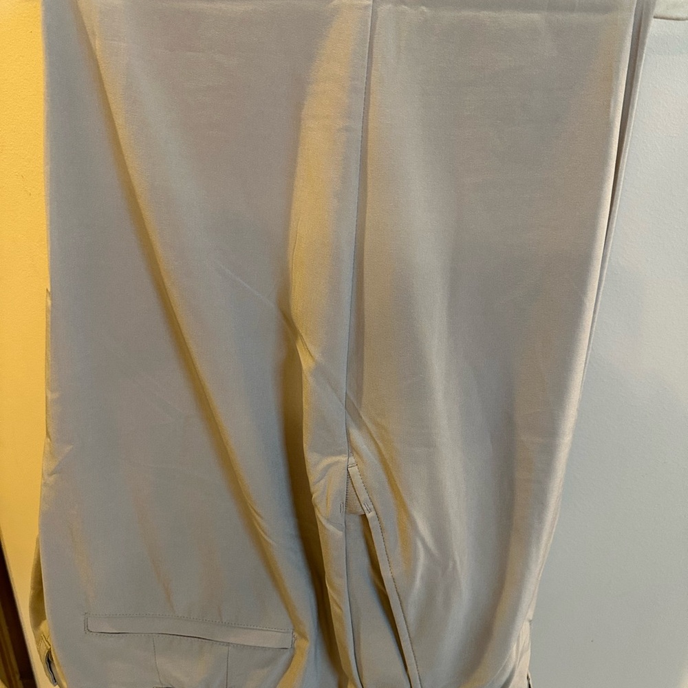 Izod Men's Light Tan Golf Pants / Chinos